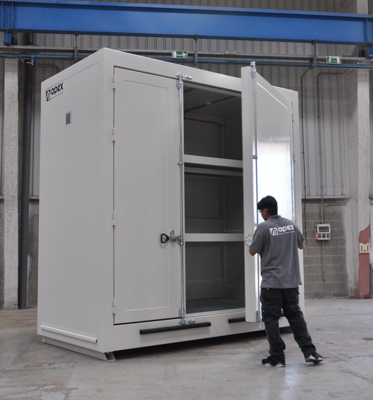 armario para baterías industriales con almacenamiento seguro